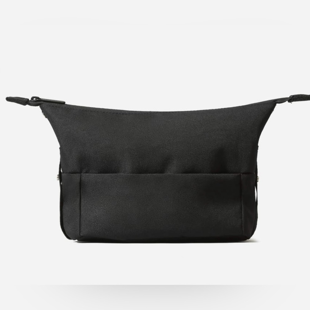 Everlane Catch-All Toiletry Case